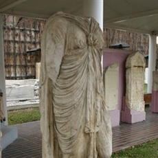 Marble statue of Isis